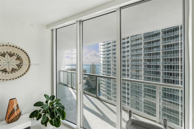 3 of 24 - 475 Brickell Ave 3111, Miami, FL