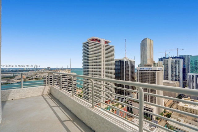 1 of 46 - 133 Ne 2nd Ave Lph3502, Miami, FL