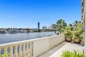 4 of 5 - 20165 Ne 39th Pl 303 & 204, Aventura, FL