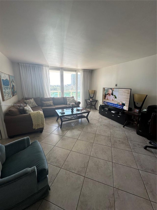 2 of 21 - 100 Bayview Dr 601, Sunny Isles Beach, FL
