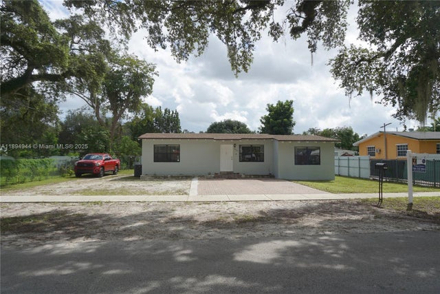 2850 Nw 170th St, Miami Gardens