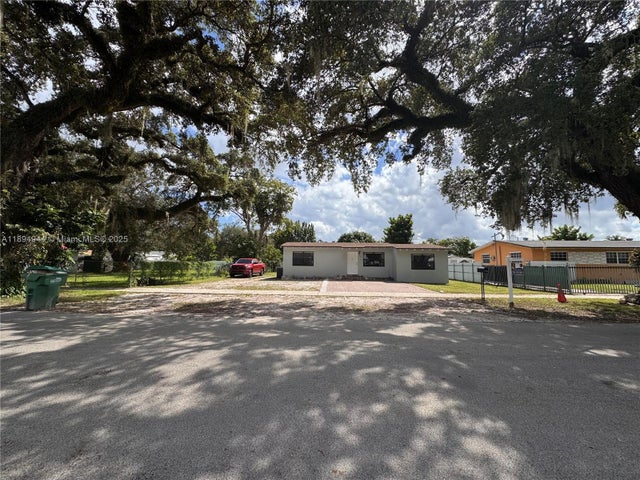 2 of 27 - 2850 Nw 170th St, Miami Gardens, FL