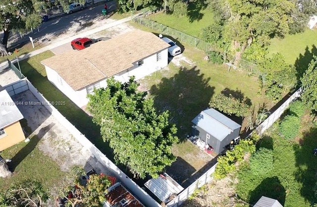 4 of 27 - 2850 Nw 170th St, Miami Gardens, FL