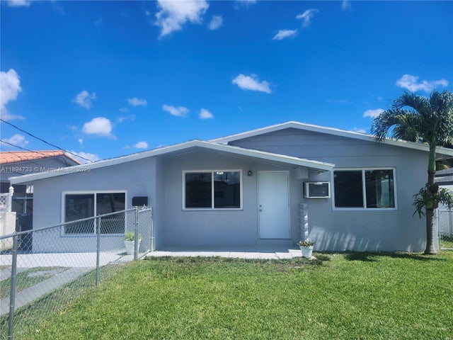 1 of 21 - 3245 Sw 88th Ct, Miami, FL