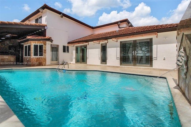2 of 40 - 8416 Nw 201st St, Hialeah, FL