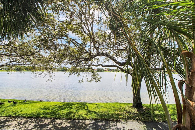 5 of 40 - 8416 Nw 201st St, Hialeah, FL