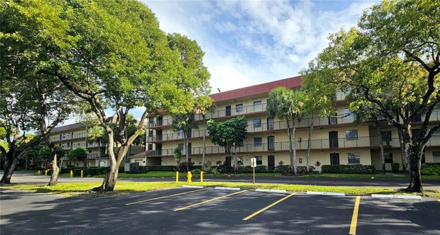 1 of 49 - 3341 Nw 47th Terrace 112, Lauderdale Lakes, FL