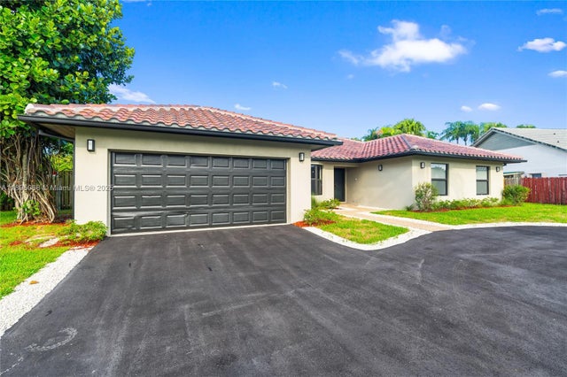 4 of 68 - 1005 Nw 99th Ave, Plantation, FL