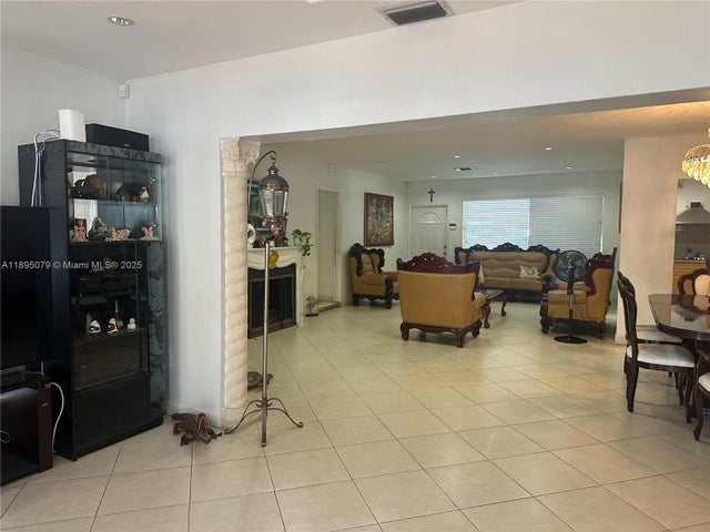1 of 6 - N/A, North Miami, FL