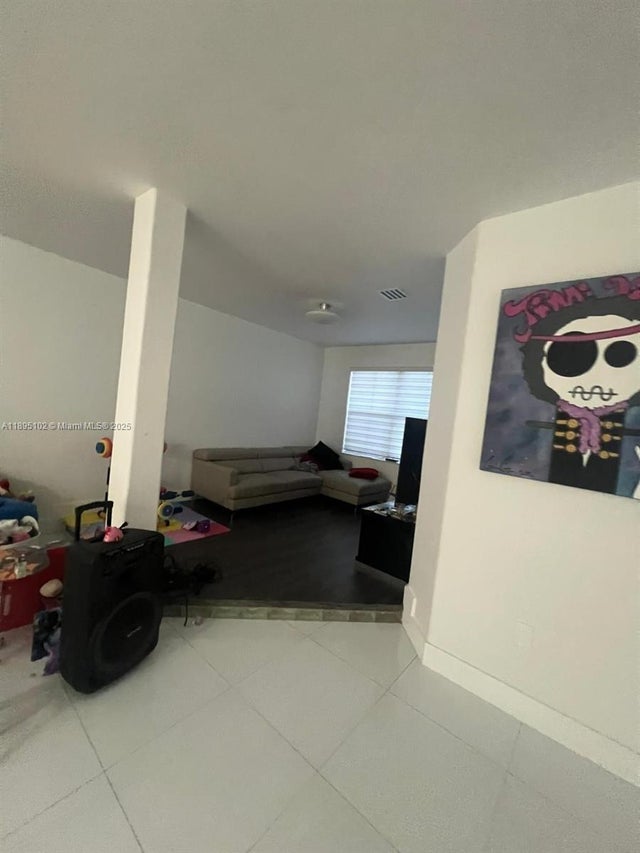 5 of 7 - 11281 Nw 84th St, Doral, FL