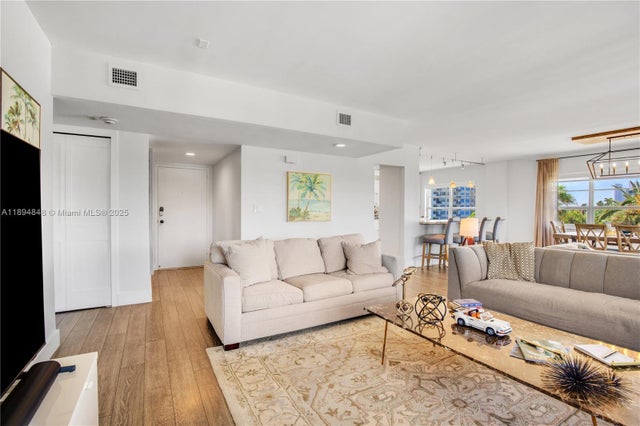 4 of 34 - 2500 E Las Olas Blvd 408, Fort Lauderdale, FL