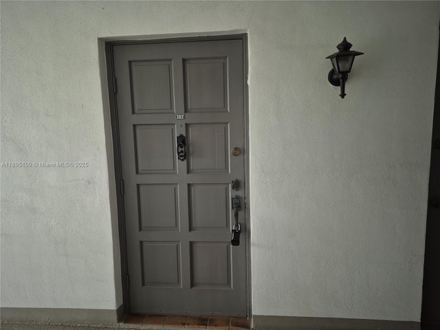 3 of 30 - 1201 Hillcrest Ct 302, Hollywood, FL