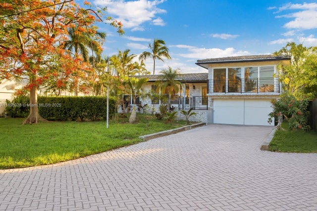 1 of 60 - 2141 Ne 18th Ave, Wilton Manors, FL