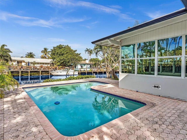 3 of 60 - 2141 Ne 18th Ave, Wilton Manors, FL