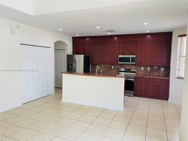 5 of 10 - 1750 Se 19th Ave, Homestead, FL