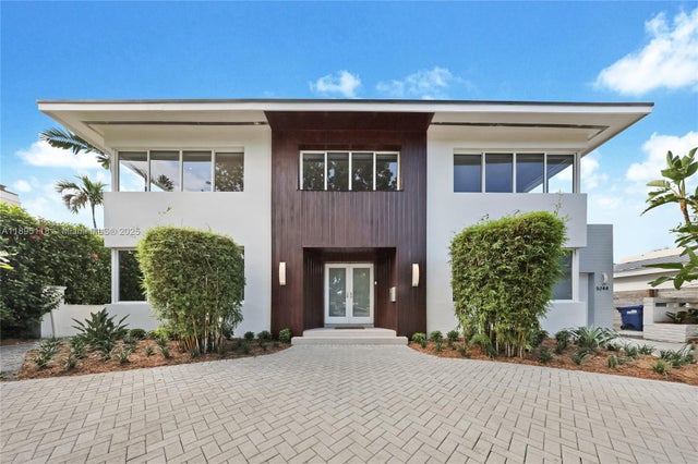1 of 26 - 5244 Alton Rd, Miami Beach, FL
