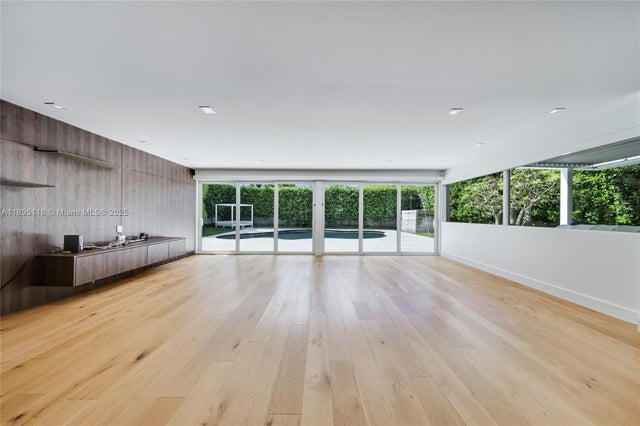 4 of 26 - 5244 Alton Rd, Miami Beach, FL