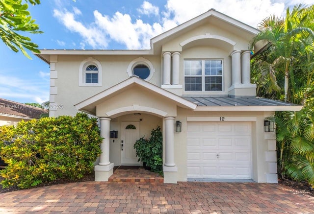 1 of 38 - 12 Ne 26th St, Wilton Manors, FL
