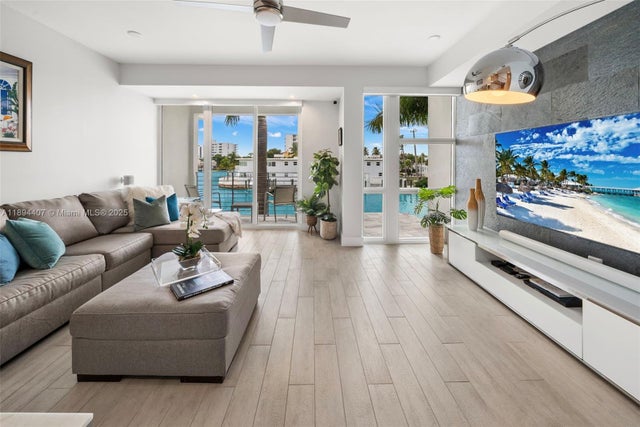 1 of 52 - 33 N Shore Dr 33, Miami Beach, FL