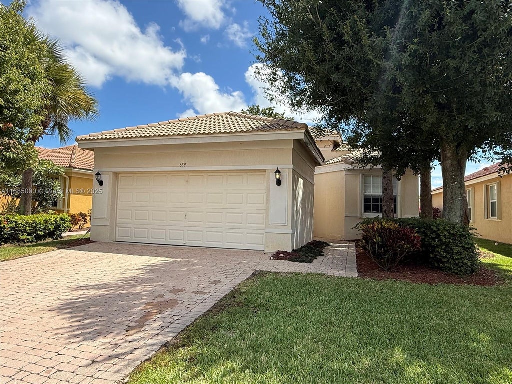 639 Nw Stanford Ln, Port St Lucie