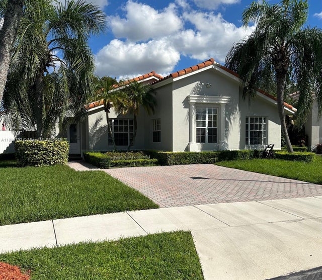 2 of 35 - 16451 Sw 98th Ter, Miami, FL