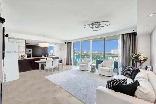 4 of 31 - 19400 Turnberry Way 1012, Aventura, FL