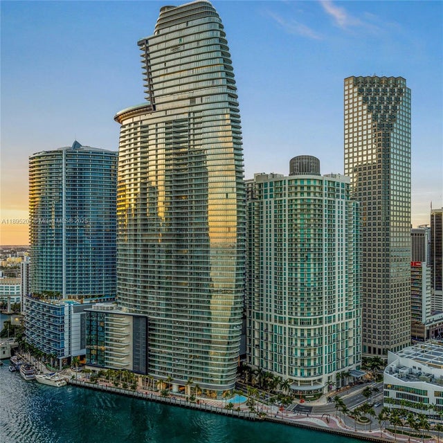 4 of 77 - 300 Biscayne Blvd Way 805, Miami, FL