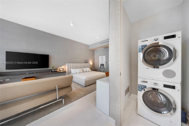 5 of 77 - 300 Biscayne Blvd Way 805, Miami, FL