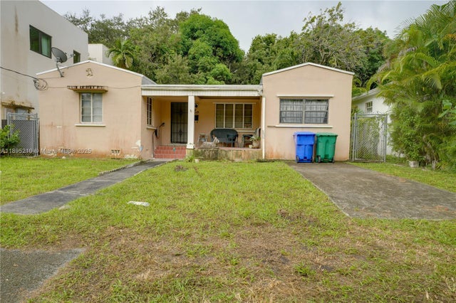 4 of 51 - 660 Ne 67th St, Miami, FL