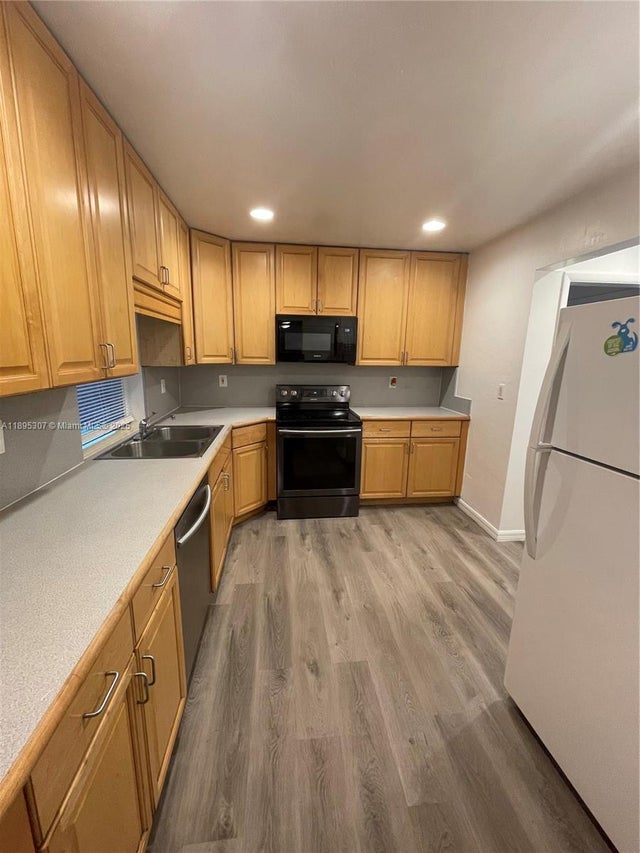 3 of 9 - 7720 Nw 15th St, Pembroke Pines, FL