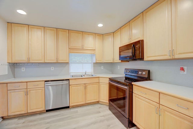 3 of 14 - 7720 Nw 15th St, Pembroke Pines, FL