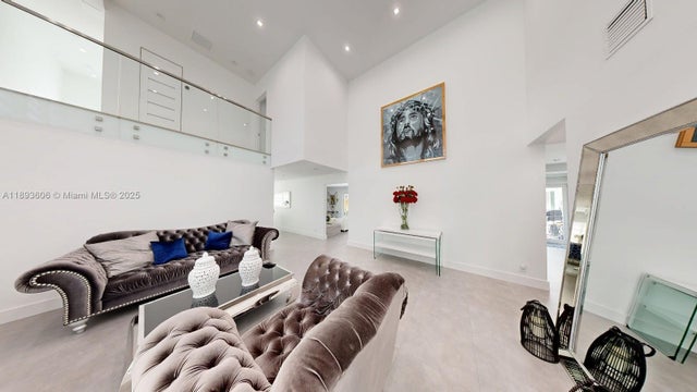 2 of 26 - 1055 Nw 99th Ave, Plantation, FL