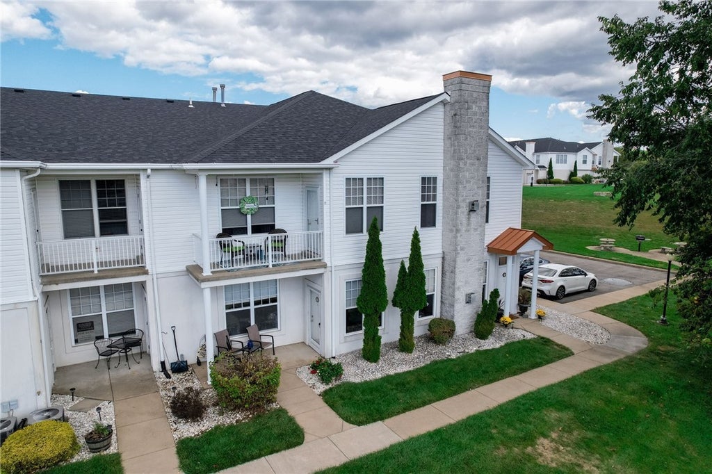 219 Adams Pointe Boulevard 9, Adams