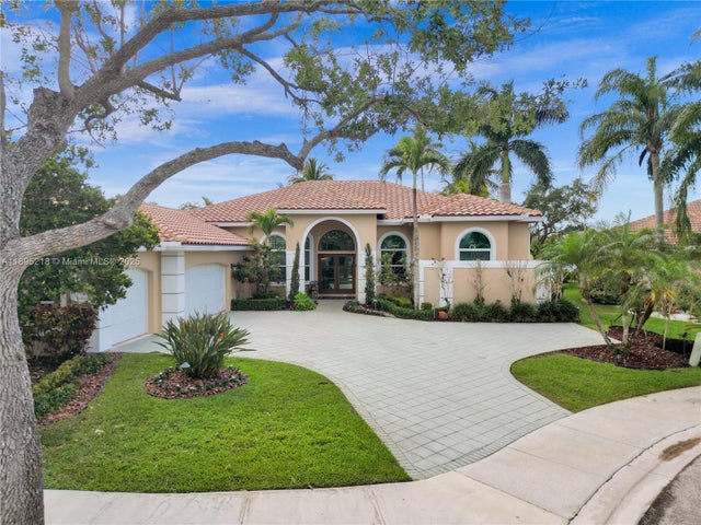 2 of 54 - 2715 Edgewater Ct, Weston, FL
