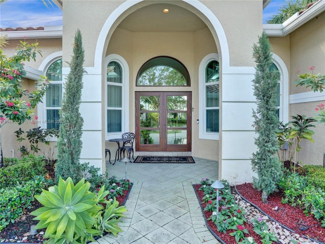 4 of 54 - 2715 Edgewater Ct, Weston, FL