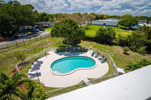 5 of 35 - 1801 Ne 140th St 306, North Miami, FL
