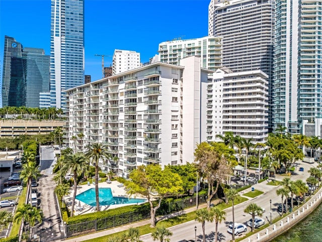 3 of 19 - 1408 Brickell Bay Dr 518, Miami, FL