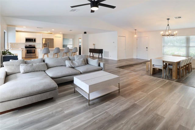 4 of 32 - 11197 Nw 21st St, Coral Springs, FL
