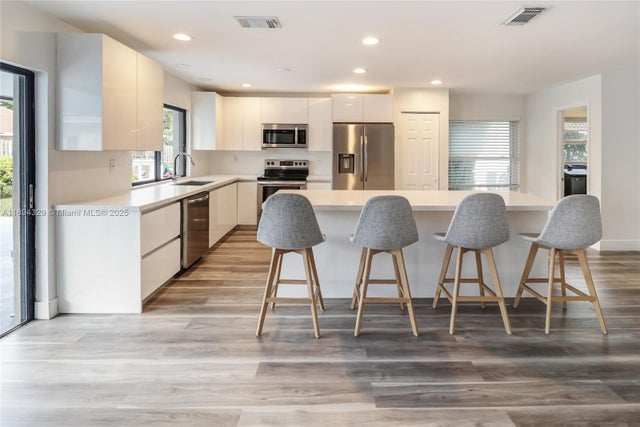 5 of 32 - 11197 Nw 21st St, Coral Springs, FL