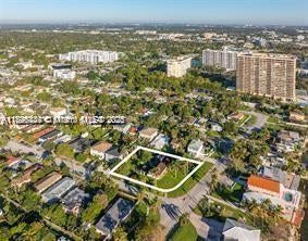 3 of 18 - 10900 N Bayshore Dr, Miami, FL