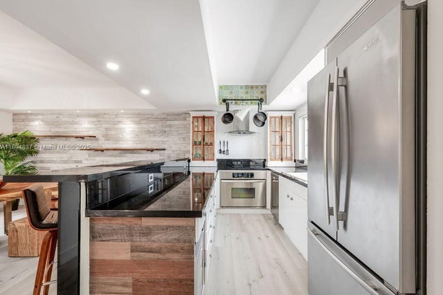 4 of 29 - 100 Jefferson Ave 10012, Miami Beach, FL