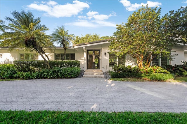 2 of 43 - 12220 Pine Needle Ln, Pinecrest, FL