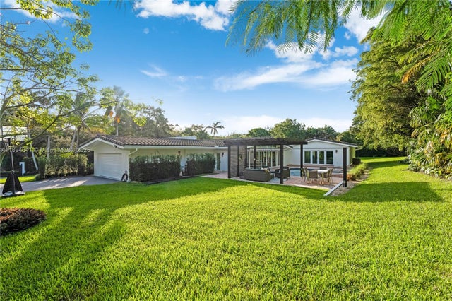 4 of 43 - 12220 Pine Needle Ln, Pinecrest, FL