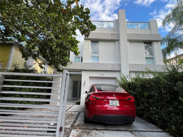 3 of 31 - 3071 Orange St, Miami, FL