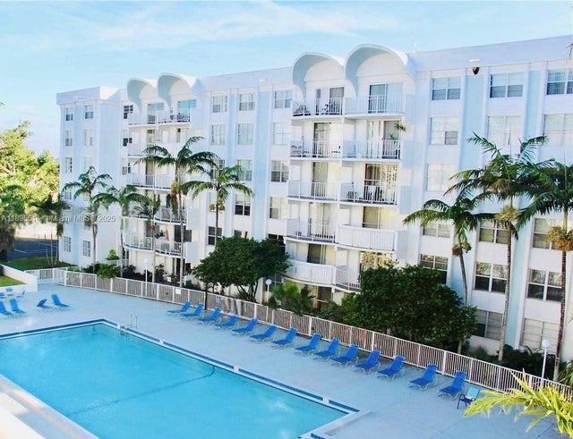 1 of 19 - 494 Nw 165th St Rd C-601, Miami, FL
