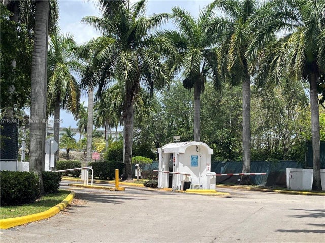 2 of 19 - 494 Nw 165th St Rd C-601, Miami, FL