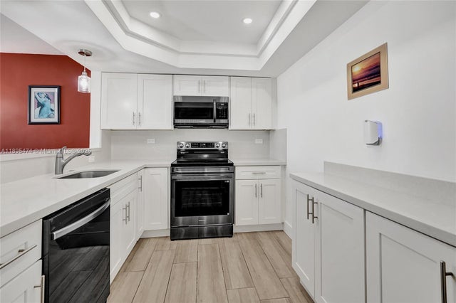 4 of 50 - 3111 N Ocean Dr 302, Hollywood, FL