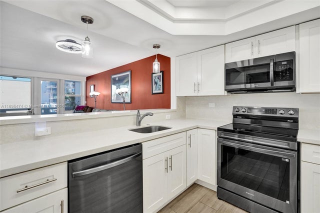 5 of 50 - 3111 N Ocean Dr 302, Hollywood, FL