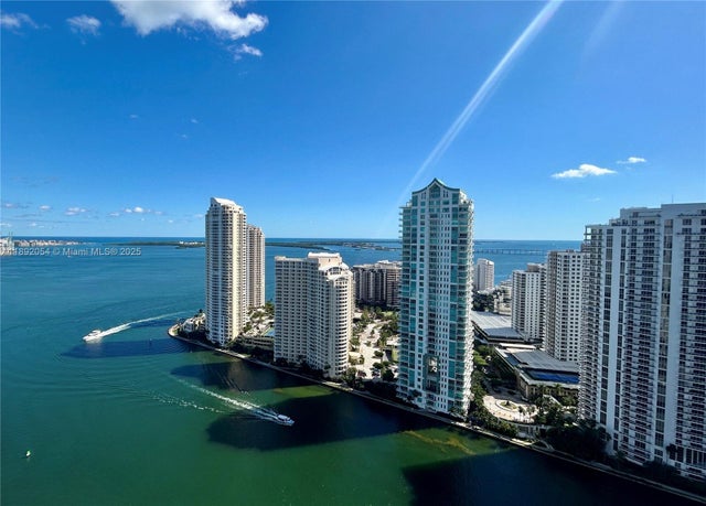 1 of 24 - 325 S Biscayne Blvd 3917, Miami, FL