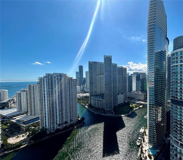 2 of 24 - 325 S Biscayne Blvd 3917, Miami, FL